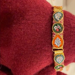 Vintage gold inlayed tiny stone